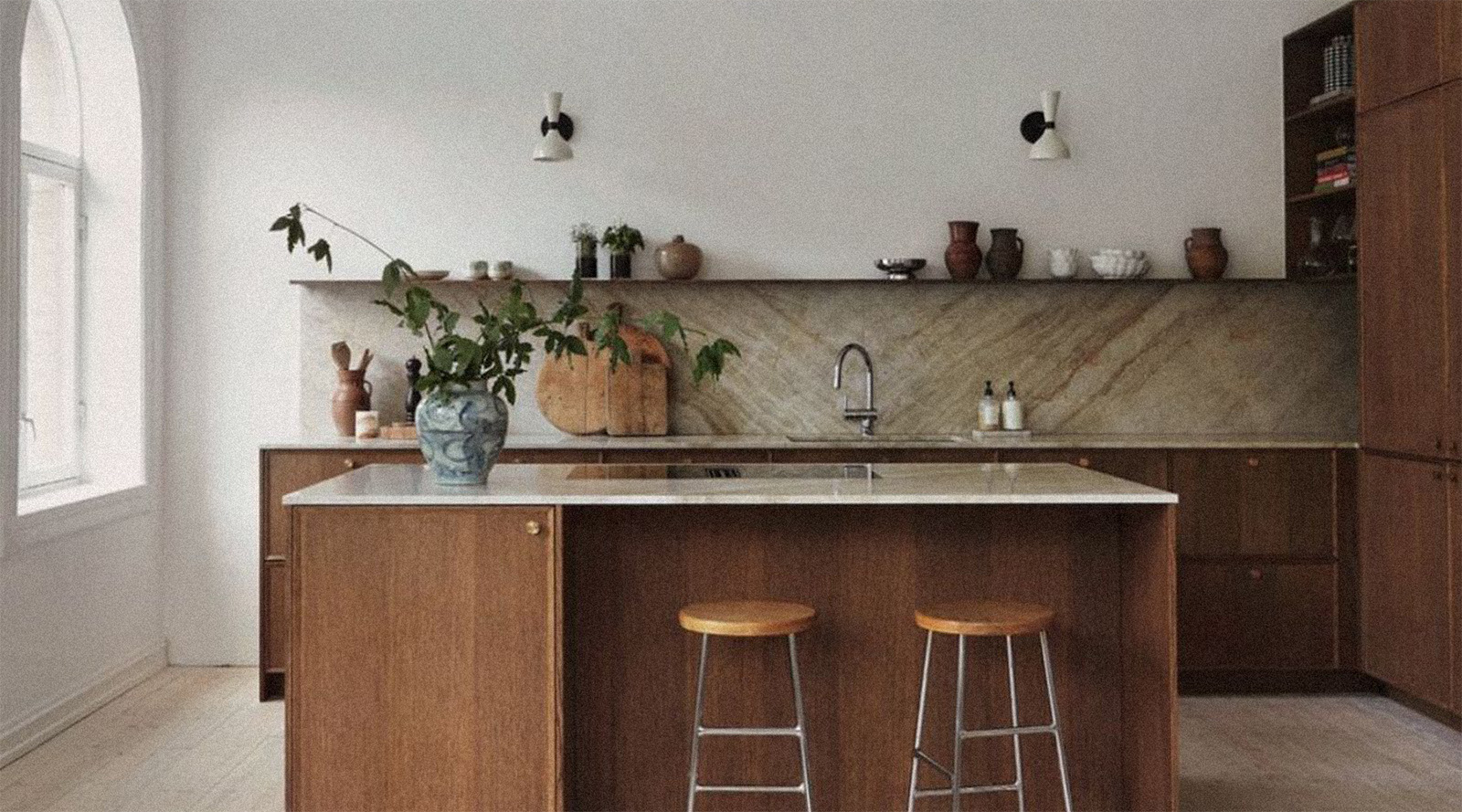 L'art du mélange entre bois clair et bois foncé : une question d'équilibre